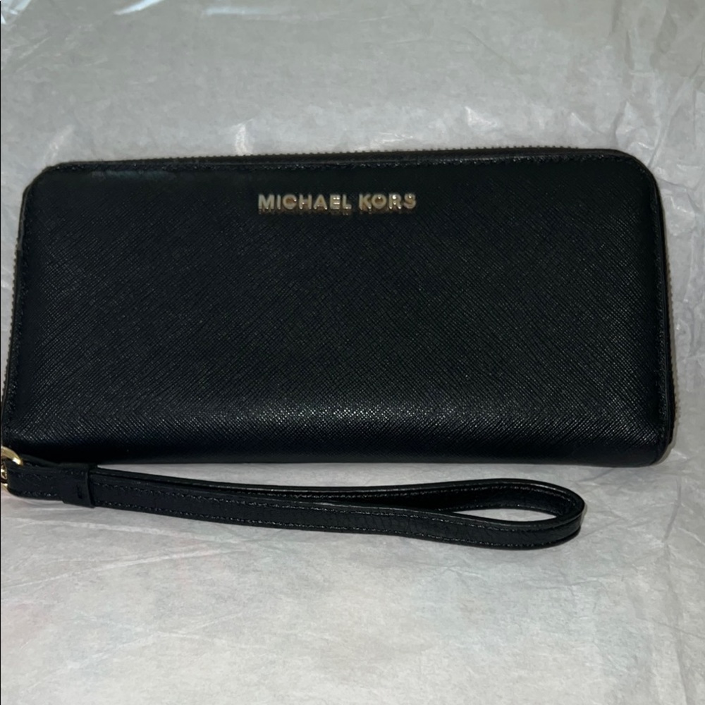 Michael Kors Elegant Black Wristlet